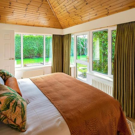 Brook Lodge Boutique Hotel Киларни Екстериор снимка
