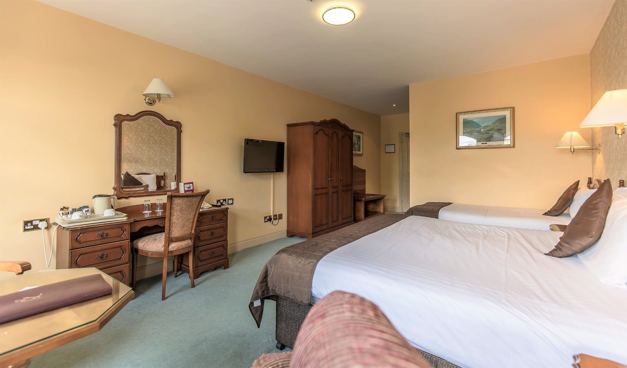 Brook Lodge Boutique Hotel Киларни Екстериор снимка