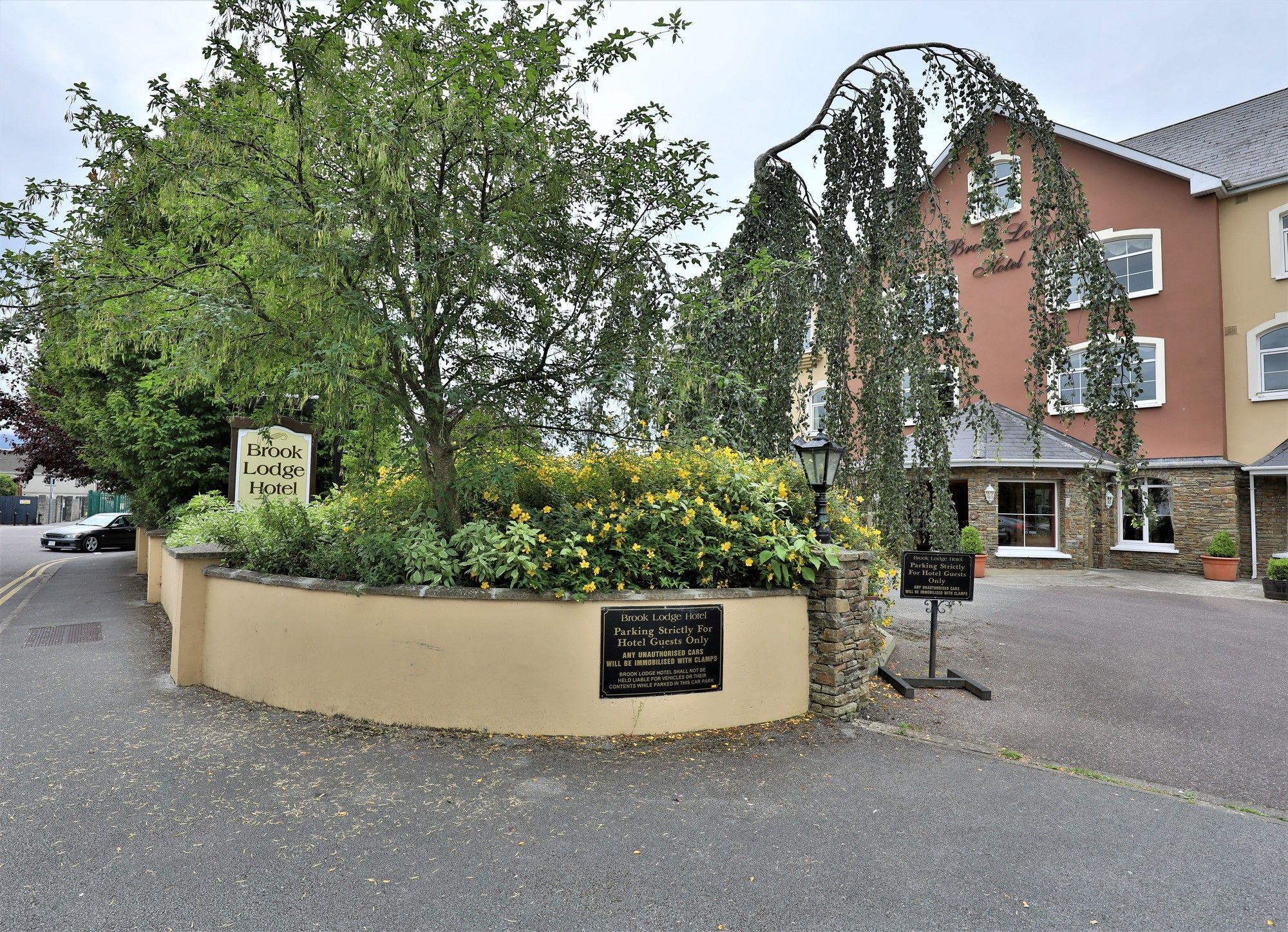 Brook Lodge Boutique Hotel Киларни Екстериор снимка